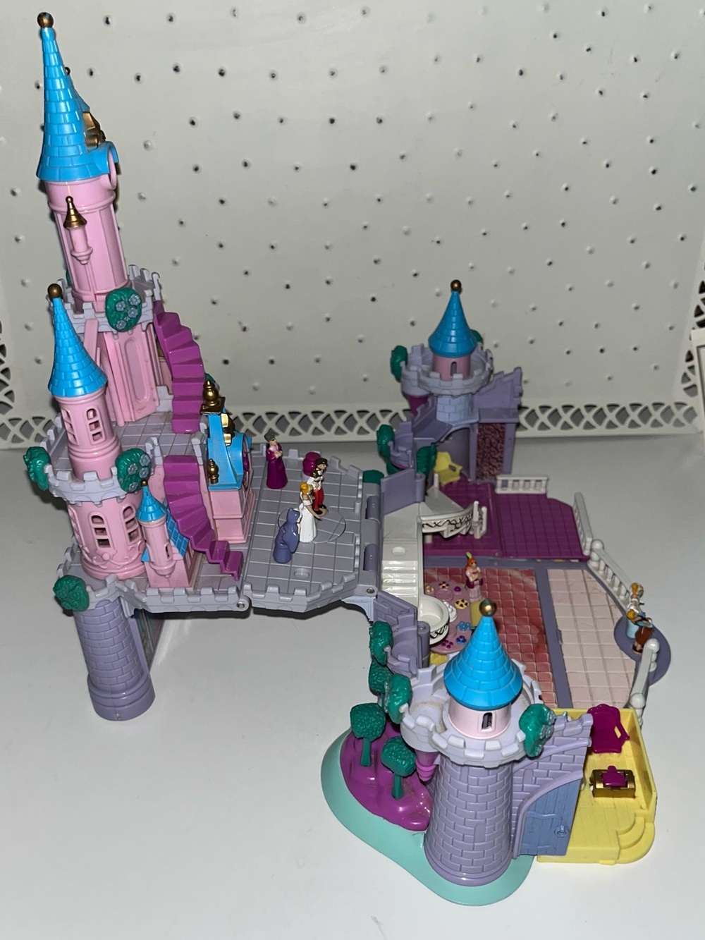 Vintage 1995 Polly Pocket Disney Cinderella's Enchanted Castle with figures - Picture 5 of 15